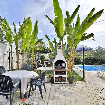 Mandic アパート プーラ